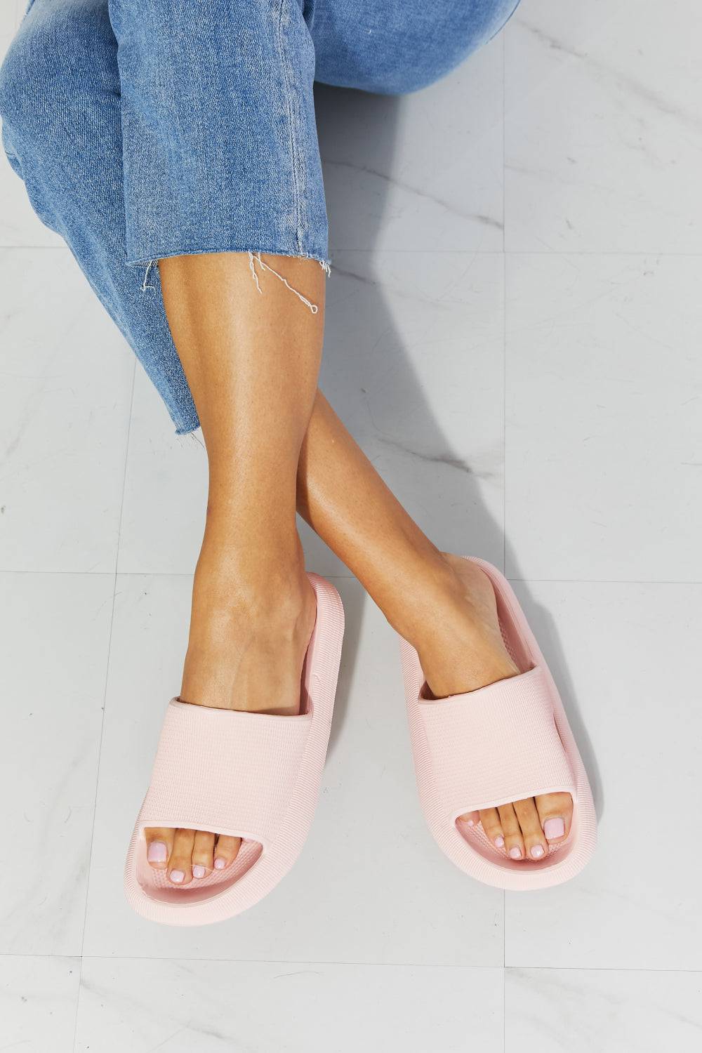 MMShoes Arms Around Me Open Toe Slide in Pink